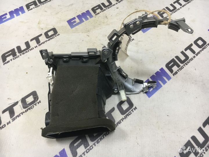 Дефлектор воздушный левый Киа Сид 2