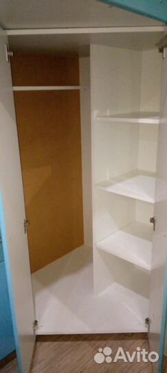 Детская кровать чердак со столом и шкафом