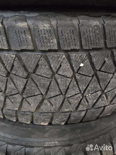 Bridgestone Blizzak DM-V2 235/60 R18 107S
