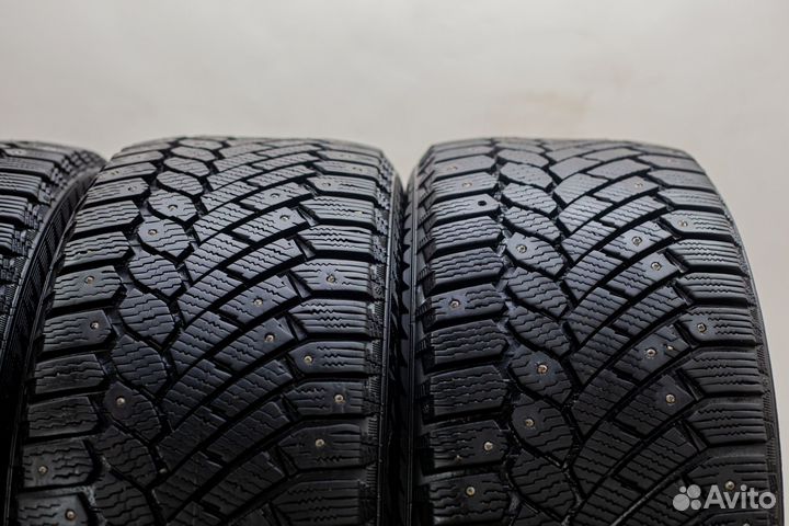 Gislaved Nord Frost 200 225/45 R17 94T