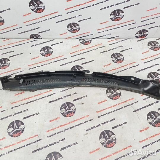 Жабо левое Mercedes E-Class W210