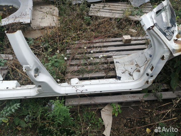 Боковина кузова правая LADA Priora