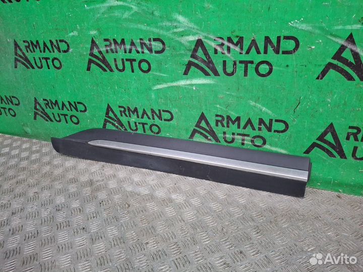 Молдинг двери сдвижной правый Kia Carnival 4