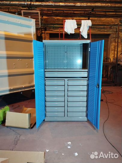 Шкаф металлический инструментальный TNC 181.14B1.S