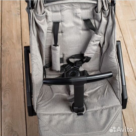 Коляска прогулочная