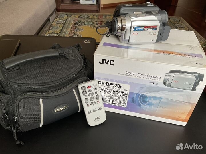 Видеокамера JVC