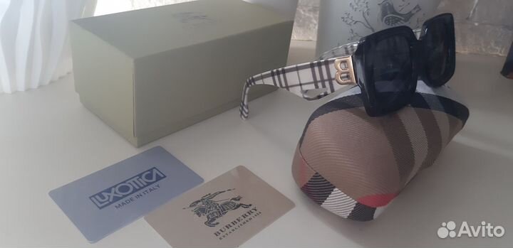 Солнцезащитные очки женские брендовые