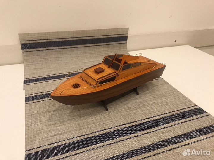 Яхта, катер модель, дерево 