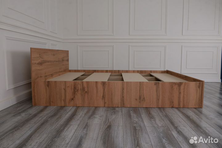 Кровать с матрасом 160х200