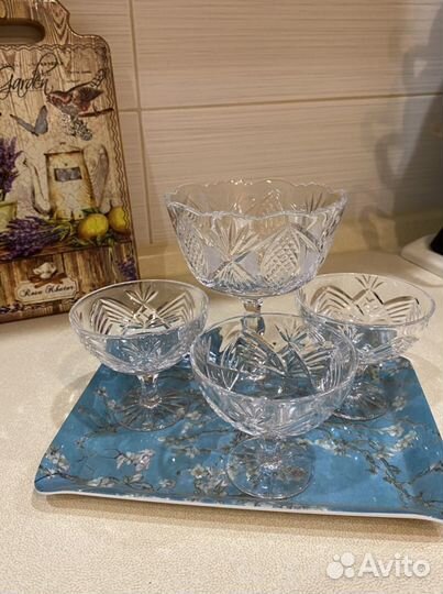 Хрустальные креманки, хрустальная ваза на ножке