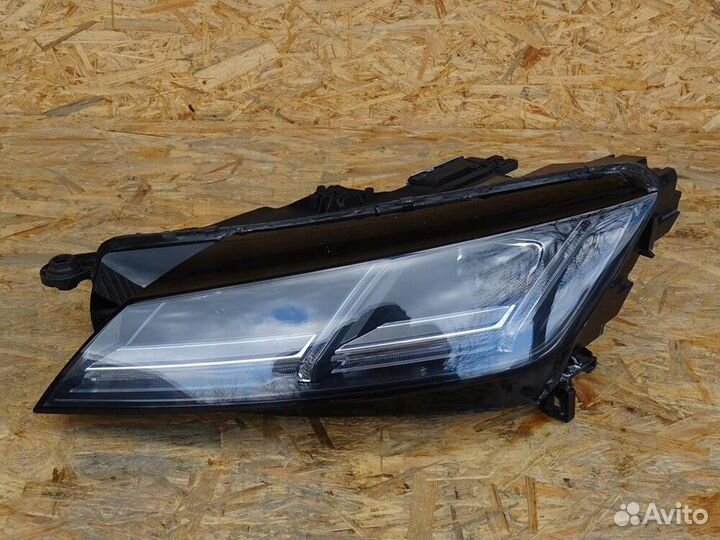 8S0941033D audi tt 8s фара передняя переднее левая
