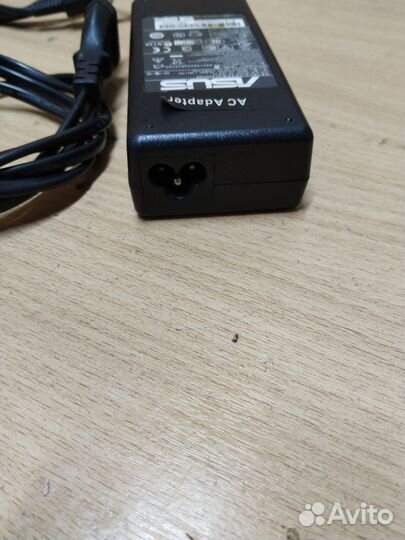 Зарядка для ноутбука