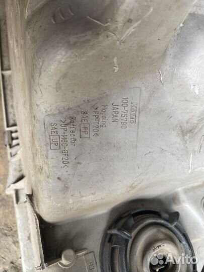 Фара левая Hiace