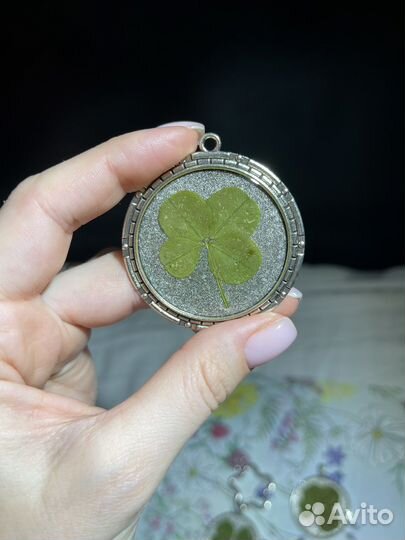 Клевер четырёхлистник амулет удачи