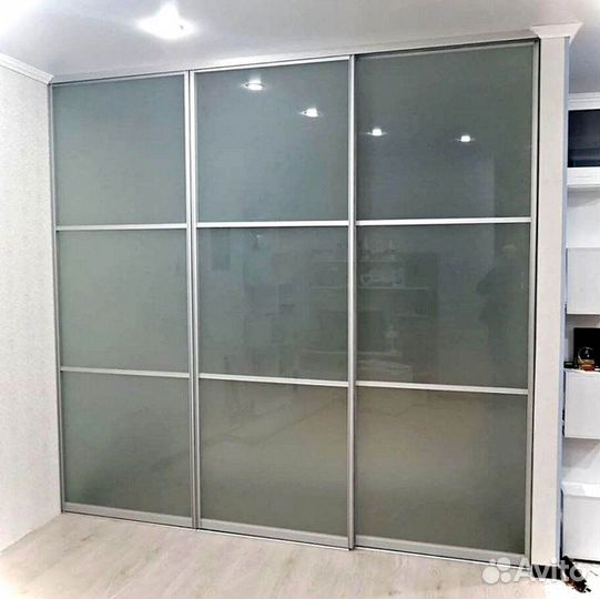 Раздвижная перегородка с матовым стеклом