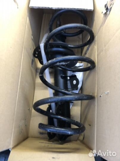 Стойка передняя hyundai solaris/kia rio от 1.4 мт