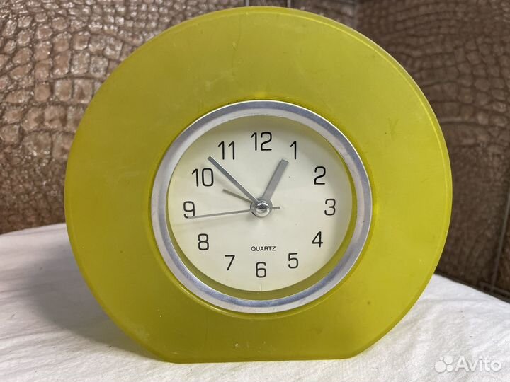 Будильник часы ретро