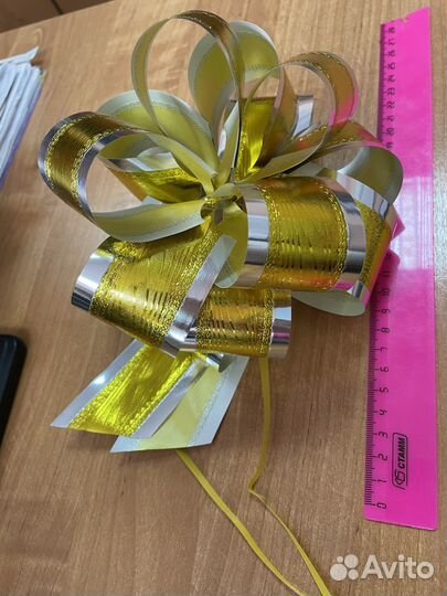 Бант для украшения подарков