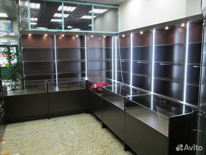 Витрины, стеллажи, прилавки