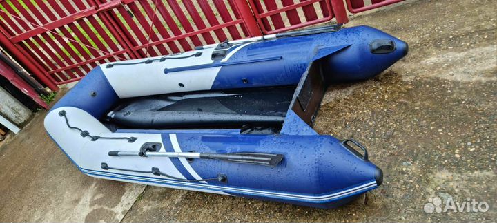 Лодка с мотором