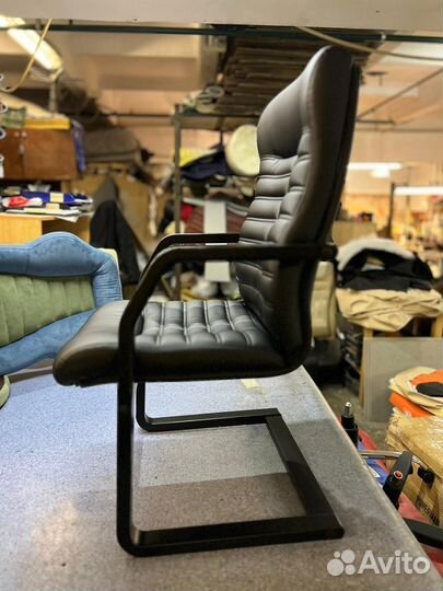 Компьютерное кресло на полозьях