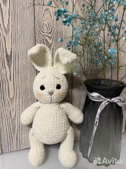 Зайик вязаный крючком