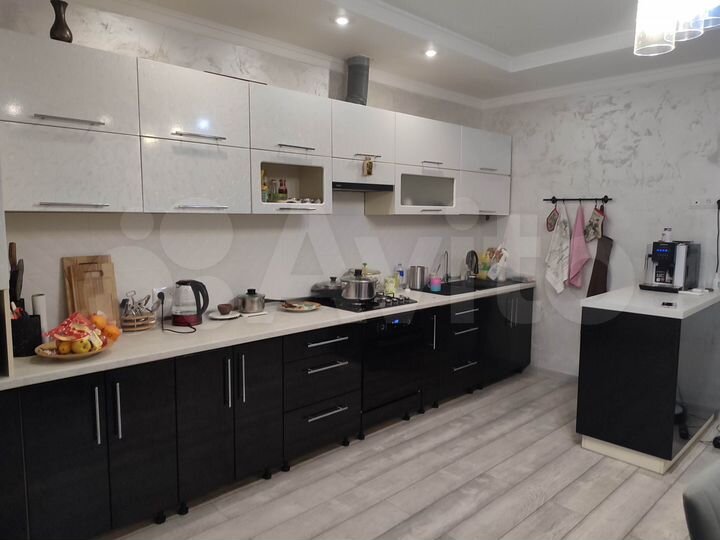 Дом 222 м² на участке 11,2 сот.