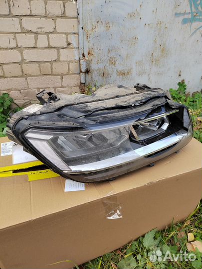 Фара правая VW Tiguan 2