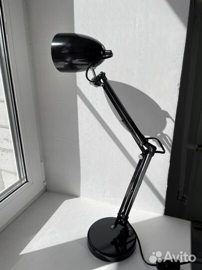 Лампа настольная