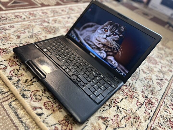 Отличный Ноутбук Toshiba core i3/4гб/128гб ssd