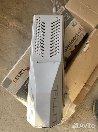 Светодиодный прожектор