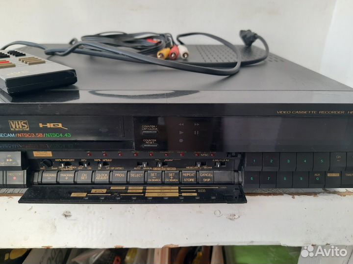 Видеомагнитофон JVC