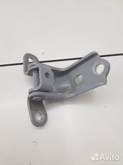 Петля двери передняя левая верхняя