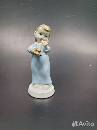 Статуэтка девочка со свечой Royal Dux Чехословакия