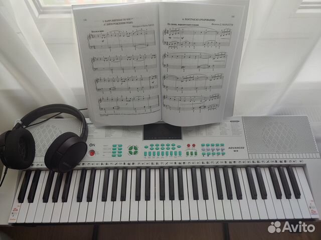 Синтезатор 61 клавиша купить в Санкт-Петербурге | Хобби и отдых | Авито