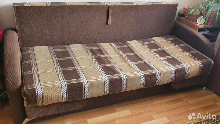 Диван-еврокнижка б/у, длина 205 см