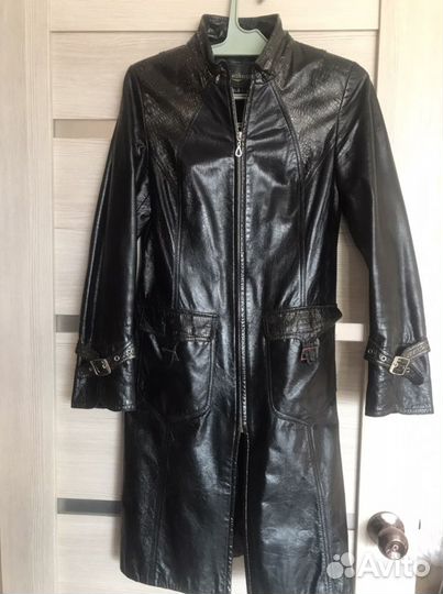 Кожаный плащ женский