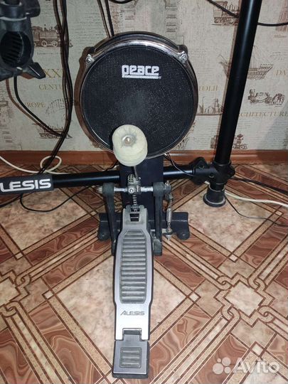 Электронная ударная установка Alesis DM6 в аренду