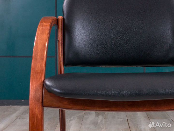 Кресло для переговорной