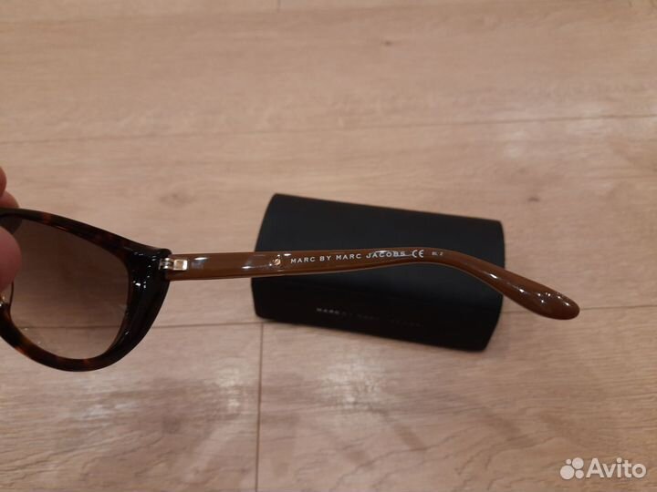 Женские солнцезащитные очки marc jacobs