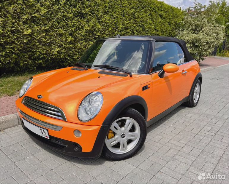 Аренда яркого кабриолета Mini Cooper orange