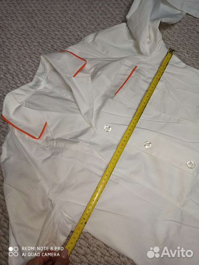 Белый медицинский халат