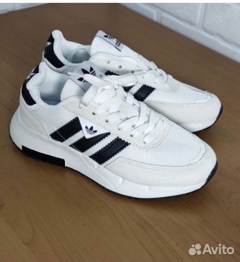 Кроссовки женские adidas