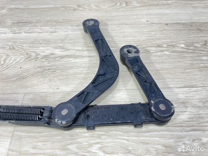 Поводок стеклоочистителя правый Bmw 523 универсал