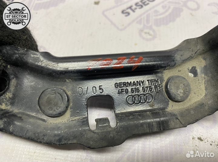 Кронштейн датчика ускорения Audi A6C6