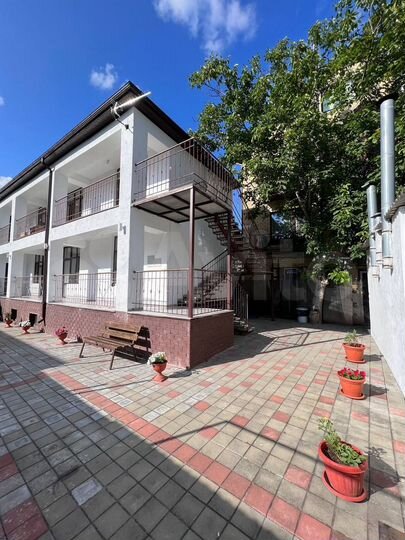 Комната 23 м² в 8-к., 2/2 эт.