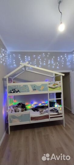 Детская двухъярусная кровать из дерева