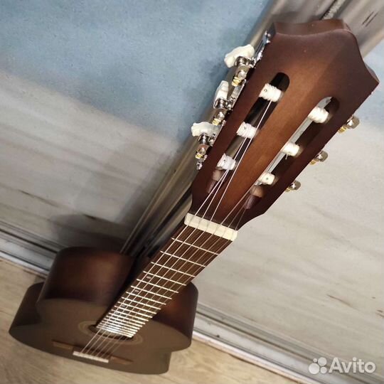 Гитара новая классическая полноразмерная