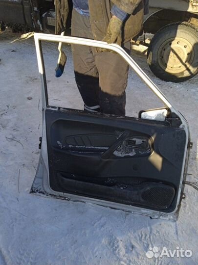 Дверь боковая передняя левая LADA 2115