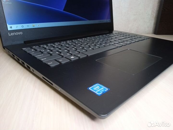 В идеале Lenovo 4 ядра 4 гига